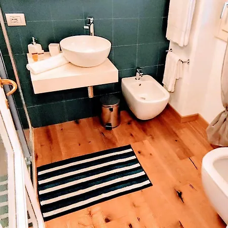 Db House, Town Center